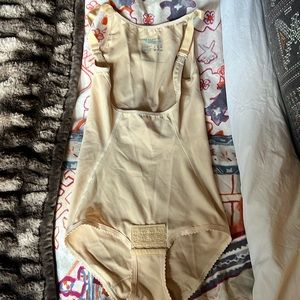 Marena Recovery Girdle NWOT